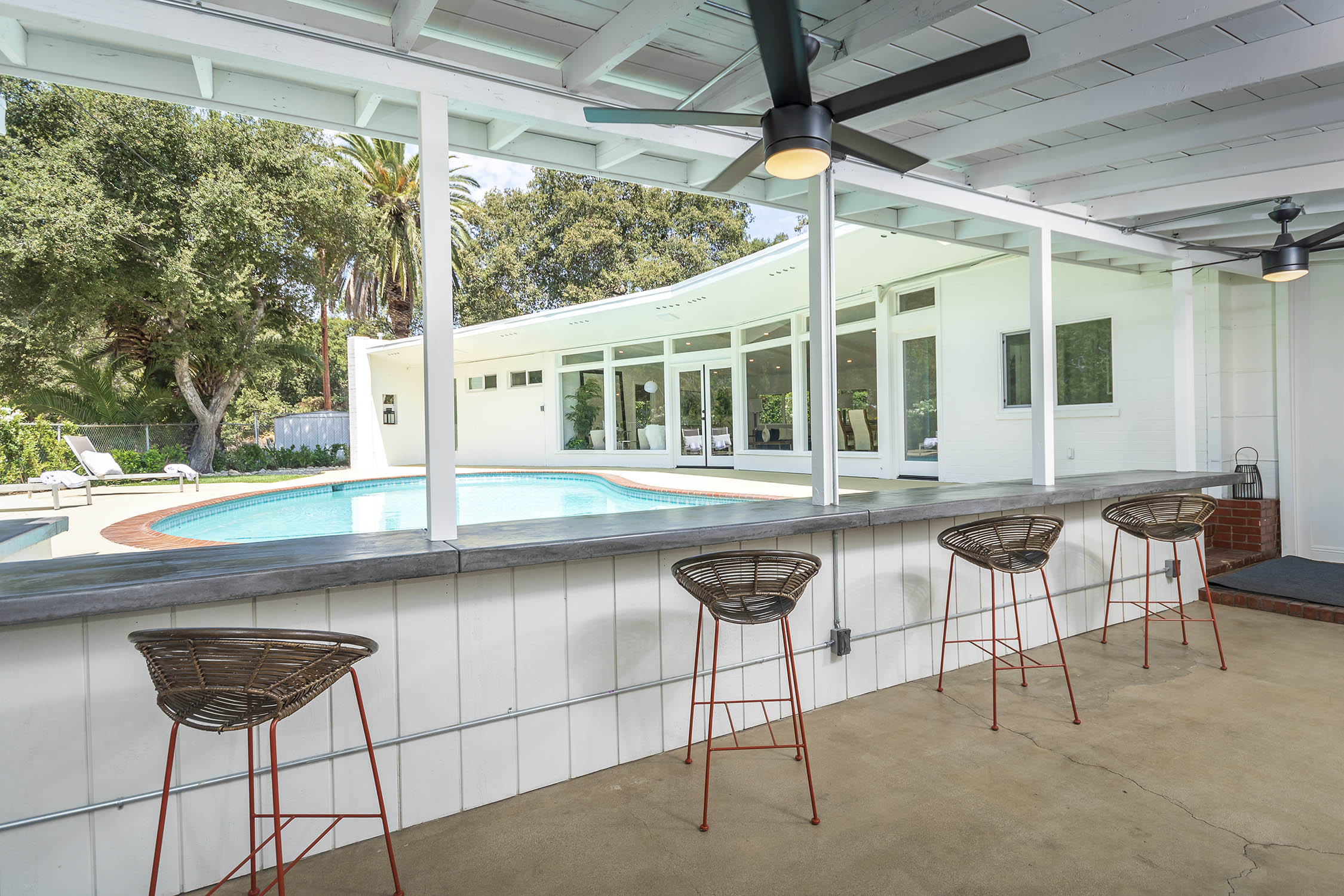 Indoor/outdoor space