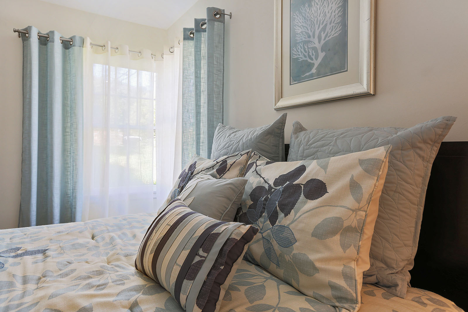 Bedroom detail