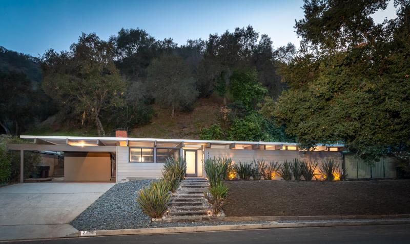Glendale  Buff and Hensman AIA property located at 2430 Bywood Drive