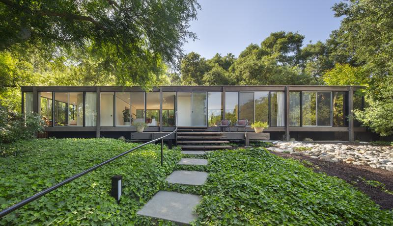 Pasadena property located at 215 La Vereda