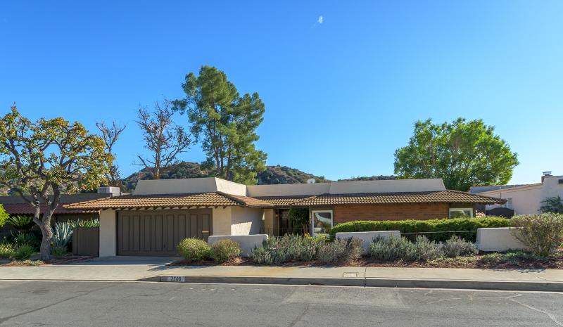 Glendale property located at 2608 Perkins Circle