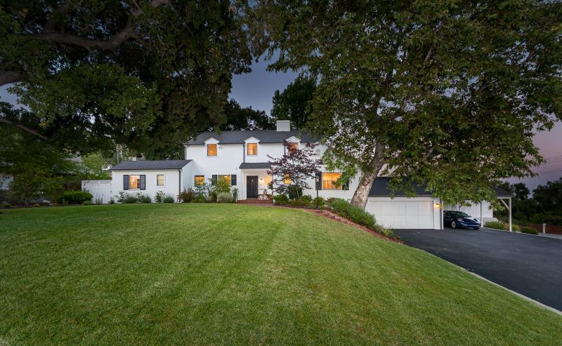 La Cañada property located at 5210 La Cañada Boulevard
